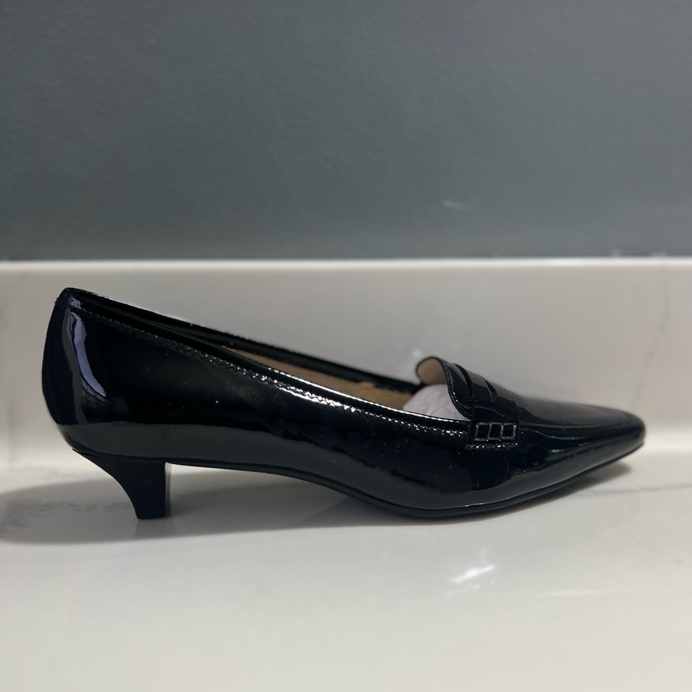 Talbots Patent leather low heals loafers